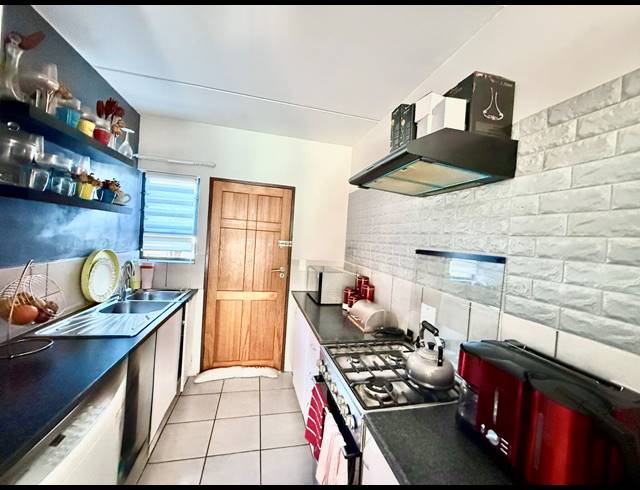 2 BEDROOM APARTMENT RENTED IN CRESTA